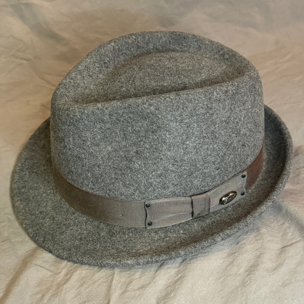 Bailey Wynn Fedora, side L